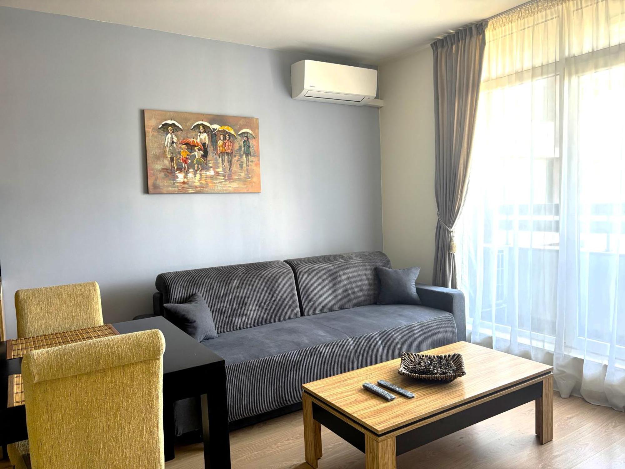 Mladost Apartment *